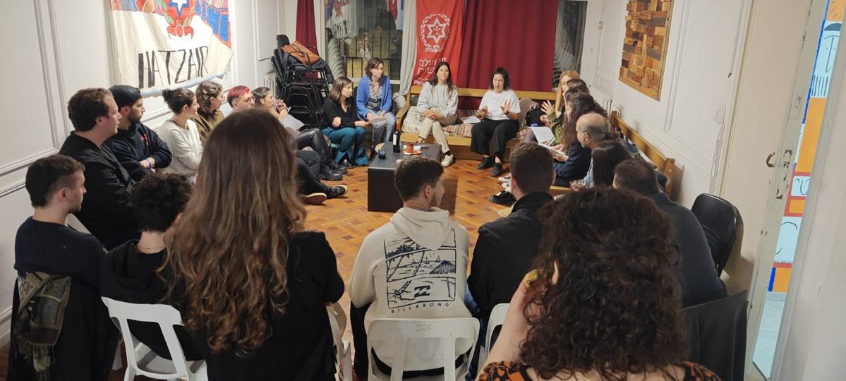 Ronda de debate de jóvenes